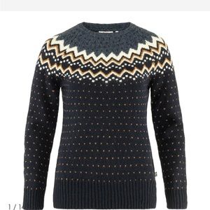 ÖVIK KNIT SWEATER